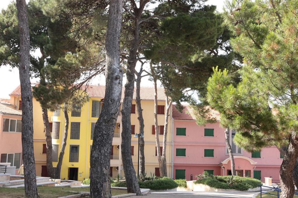 Apartments Punta Veli Losinj Luaran gambar