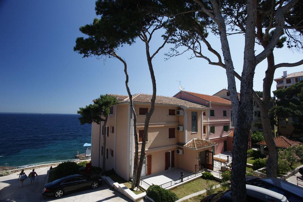 Apartments Punta Veli Losinj Luaran gambar