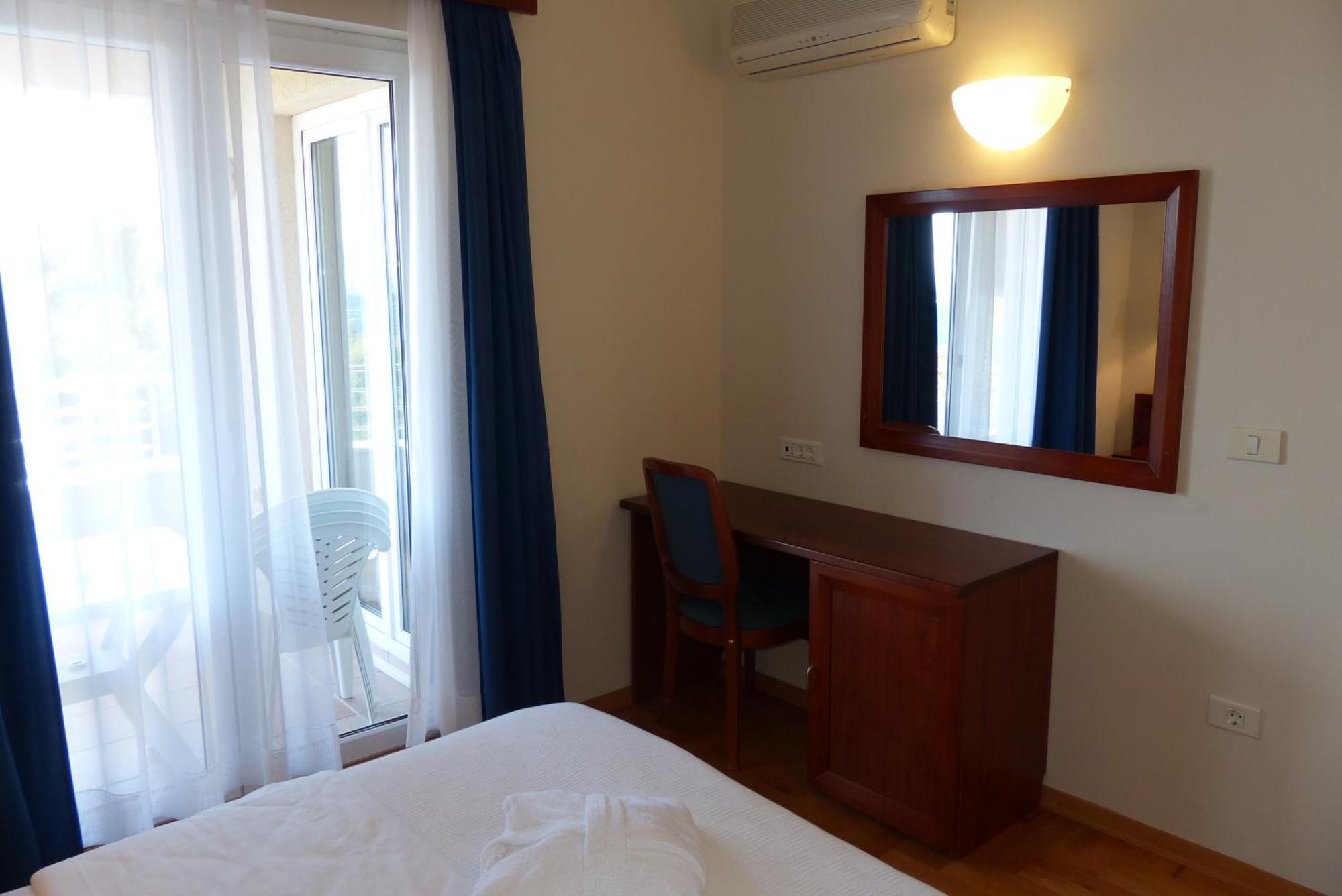 Apartments Punta Veli Losinj Luaran gambar
