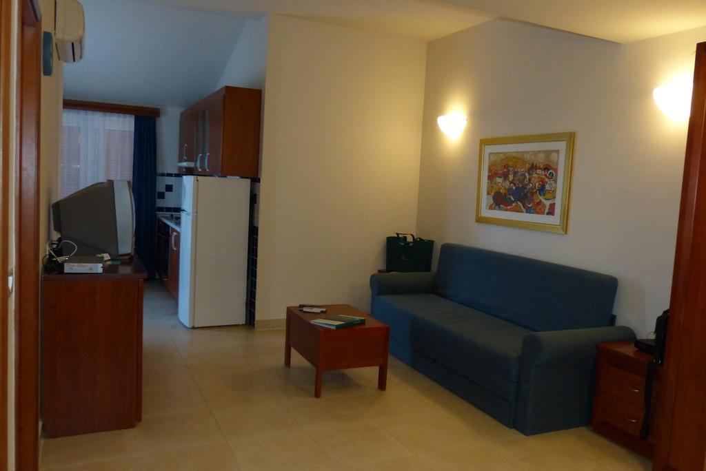 Apartments Punta Veli Losinj Bilik gambar