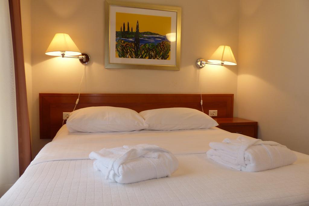 Apartments Punta Veli Losinj Luaran gambar